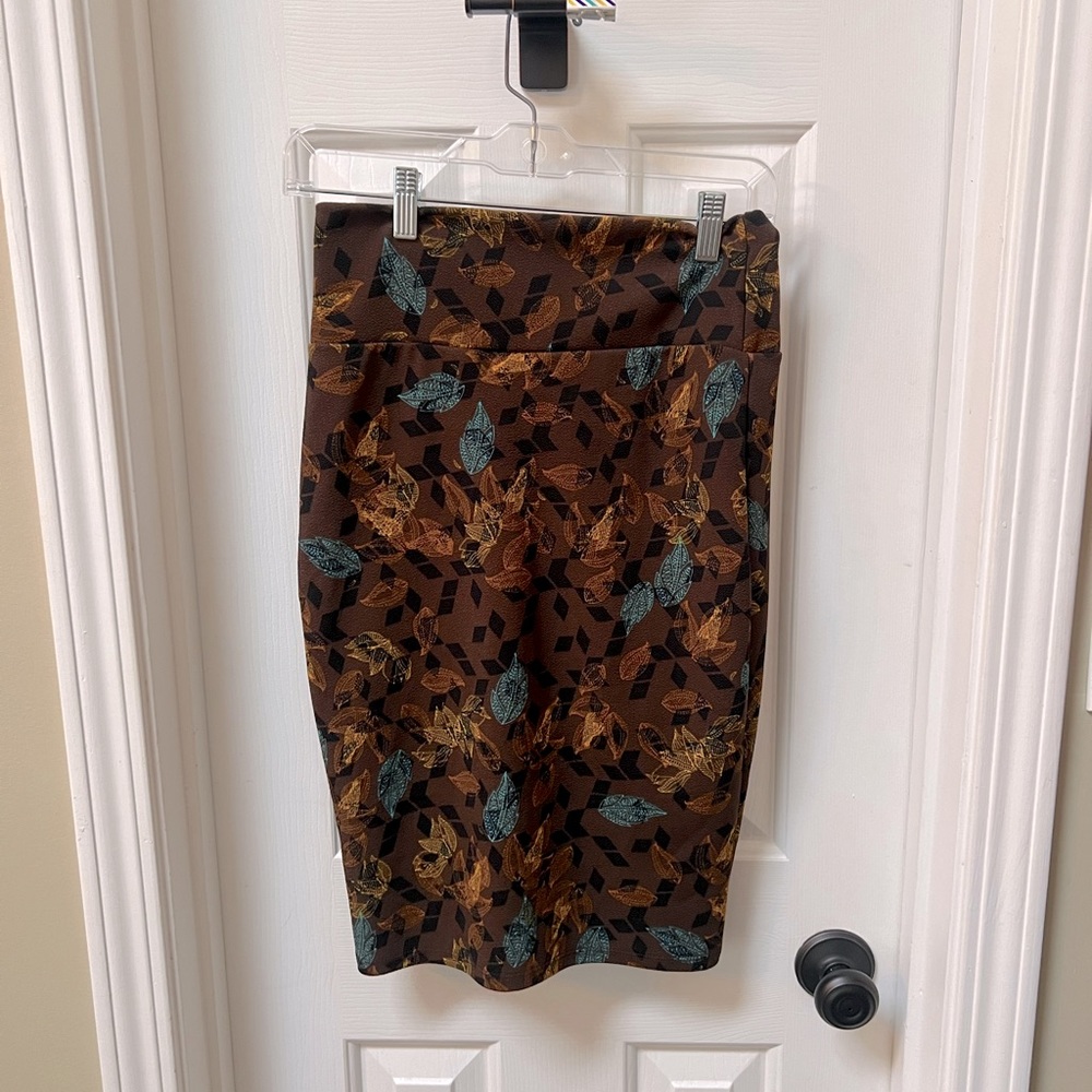 LuLaRoe Cassie Pencil Skirt EUC- size small (fits like an 8)